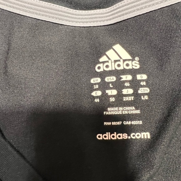 Adidas womens shirt size large - Picture 3 of 6